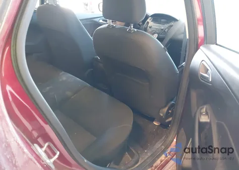 2015 Ford Focus Se z USA, uszkodzony, nr VIN 1FADP3F27FL287017